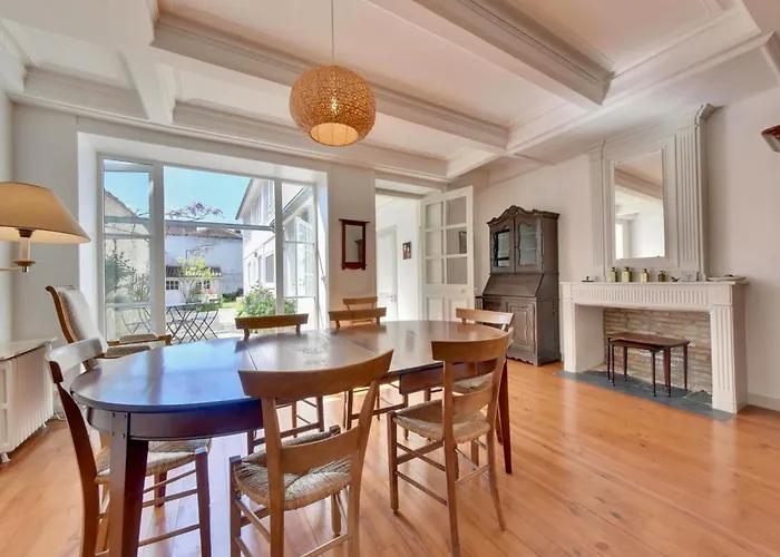 790 La Baronnie - Maison Familiale De Charme Villa